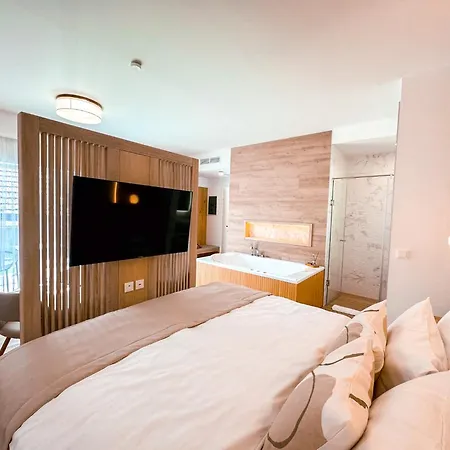 Twin Prémium 4* Tihany